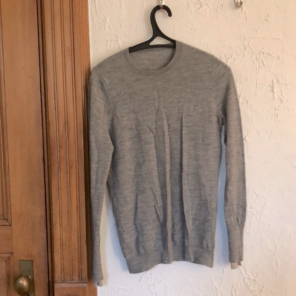 Burberry 100% Merino Wool Crewneck Sweater with Patterned Sleeves